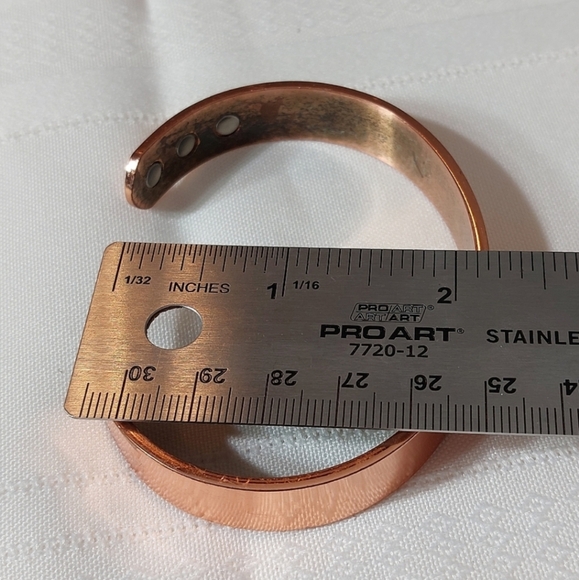 Minimalist Copper Tone Cuff Bracelet Size M - Picture 8 of 9